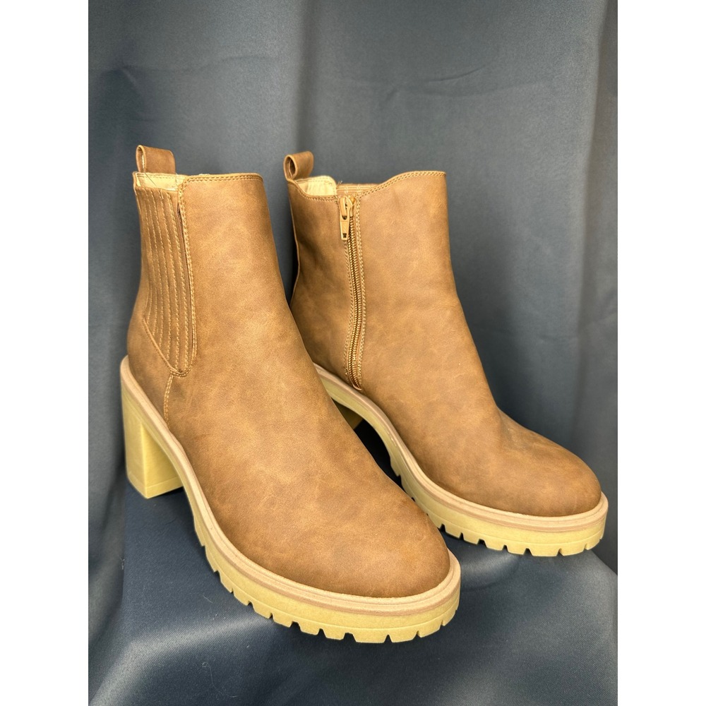 DV Dolce Vita Jade Cognac Brown Lug Sole Chunky Block Heel Ankle Boots Womens 10